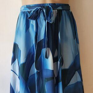 Shein Curve skirt sz 2X shades of blue full EUC